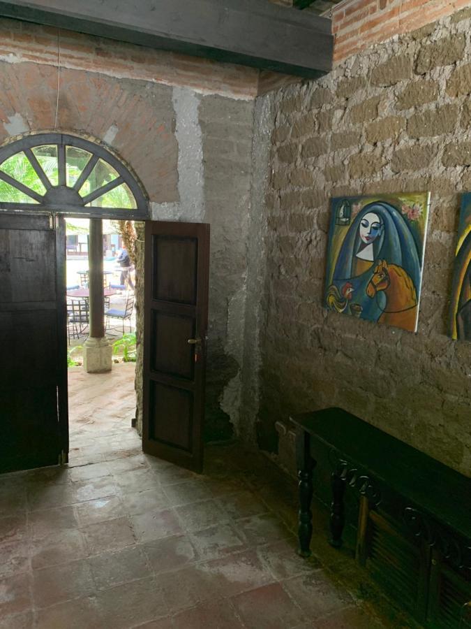 Villa De Antano Antigua Bagian luar foto